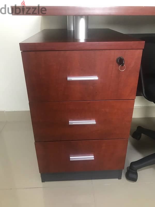 Office/Student Desk طاولة مكتب 4