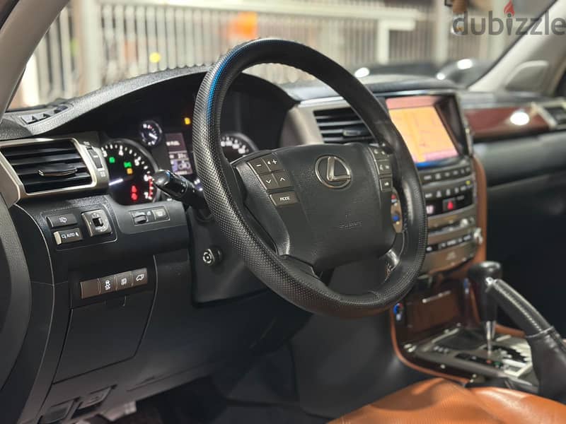 Lexus LX 570 2013 3