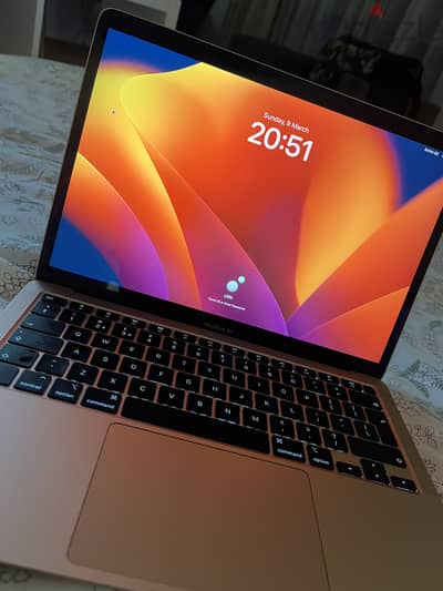 MacBook Air 2020 rose gold.