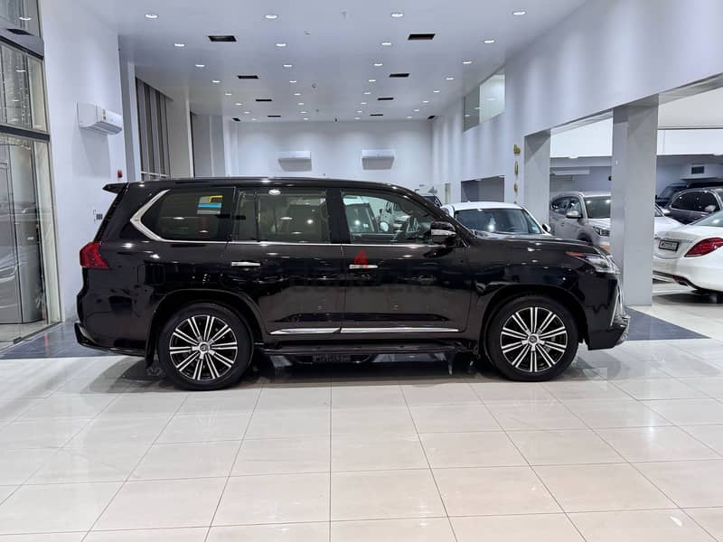 Lexus LX 570S 2018 BLACK 3