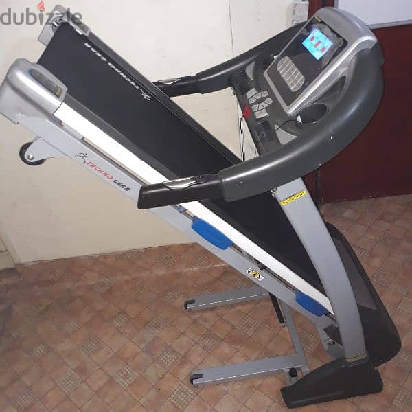 Treadmill techno gear brand auto incline foldable 1