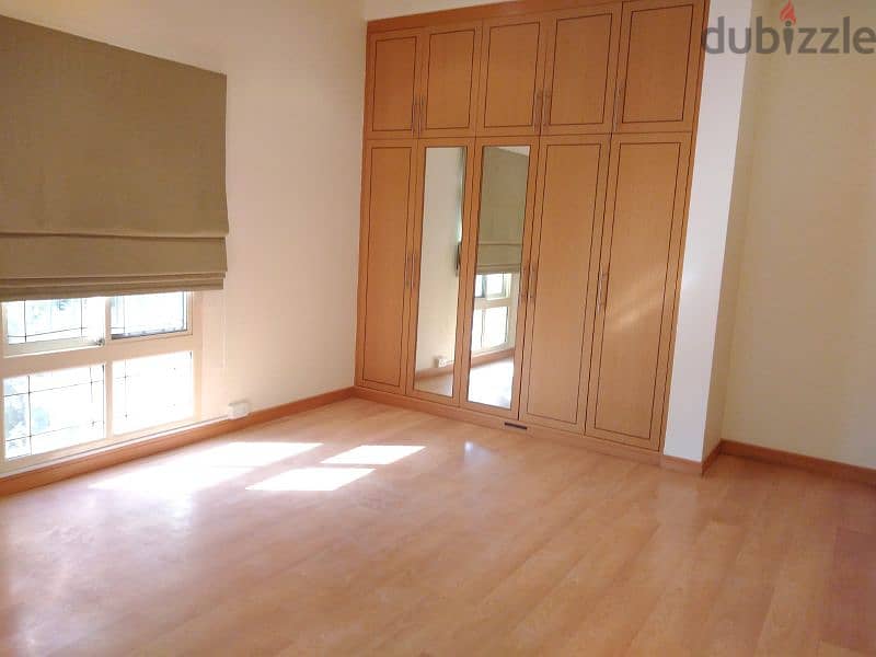 3 Bedroom plus maidroom semi-furnish villa for rent in zinj 7