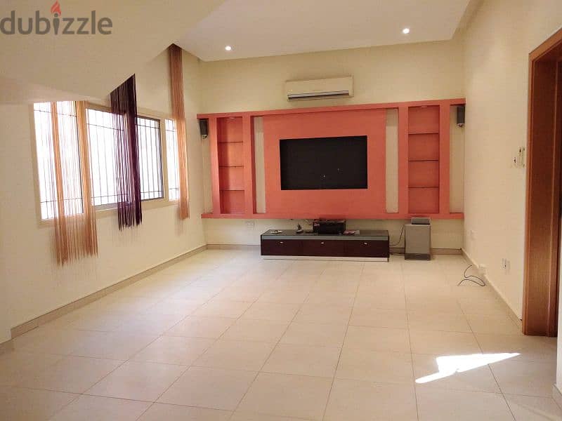 3 Bedroom plus maidroom semi-furnish villa for rent in zinj 11