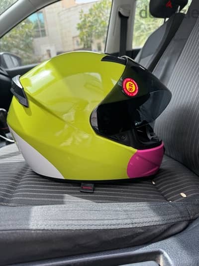 brand new helmet excellent condition (L) size