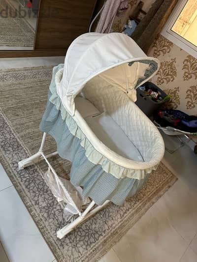 baby crib