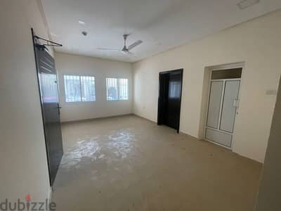 Busaiteen 4 BHK / 280 BD