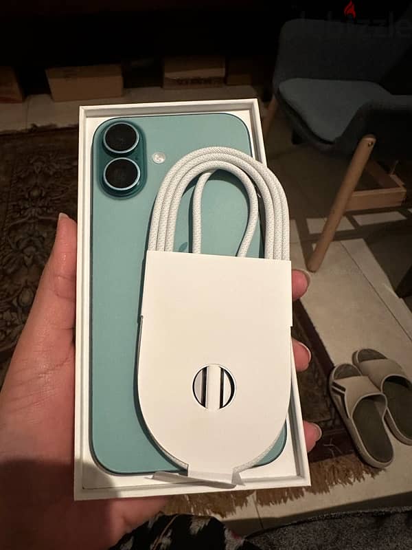 Brand new , box Peice unused iPhone 16 5