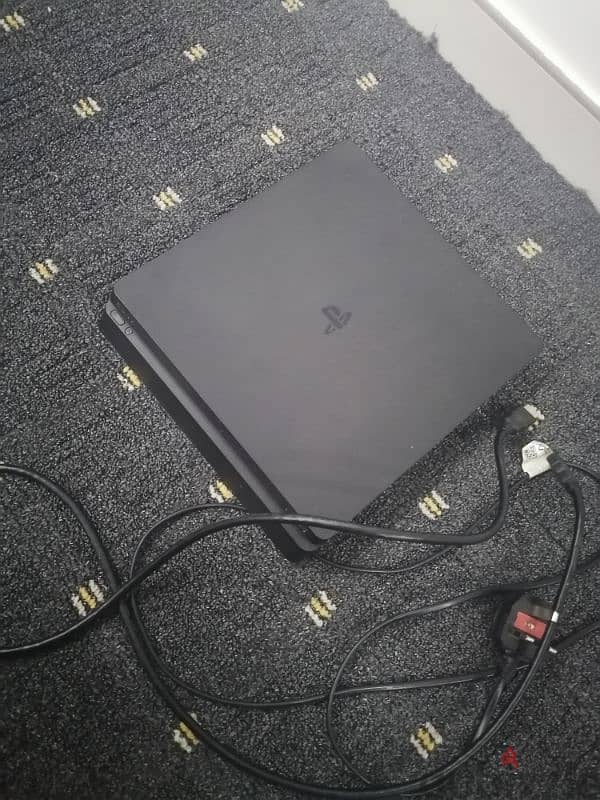 Playstation 4, 500 GB without controller 0