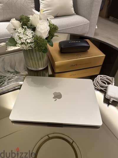 Apple MacBook Air M2 (2022) 8 GB - Starlight colour