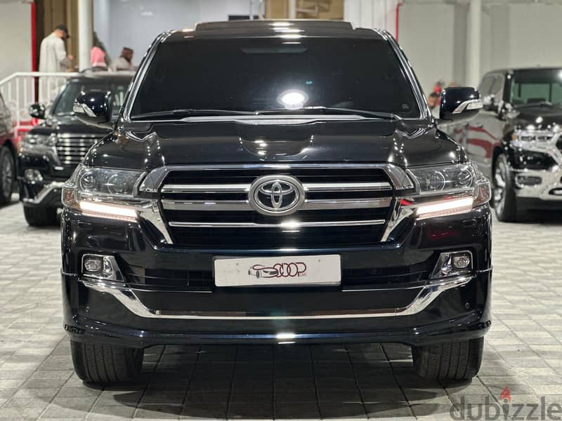 Toyota Land Cruiser GXR V8 GrandTouring 2019 1