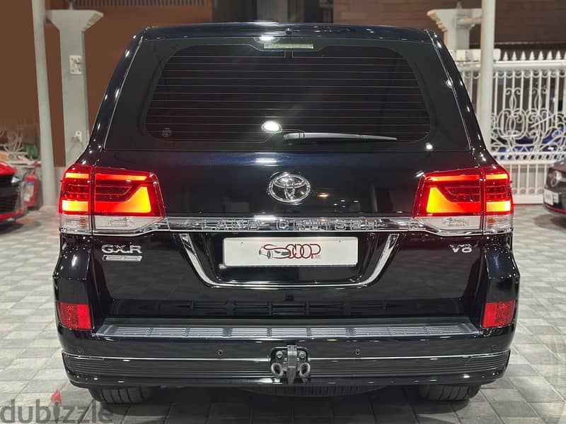 Toyota Land Cruiser GXR V8 GrandTouring 2019 10