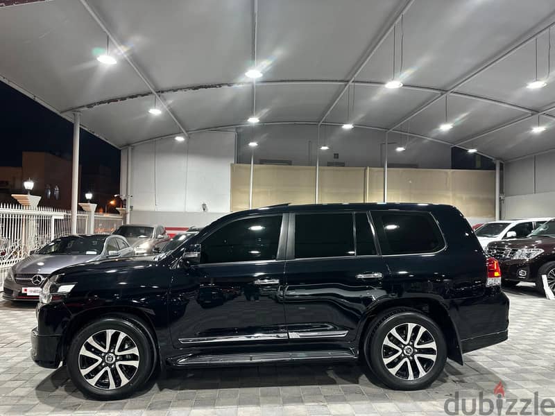 Toyota Land Cruiser GXR V8 GrandTouring 2019 13