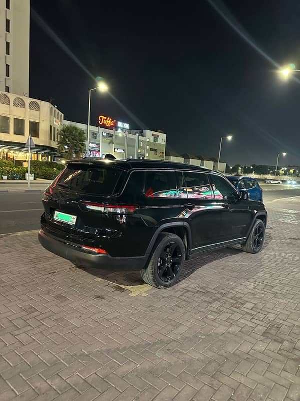 Jeep Grand Cherokee 2022 L in mint condition 4