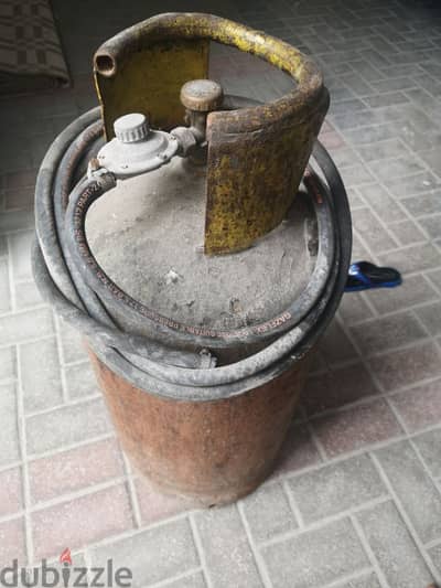 cylinder with regulator half gass