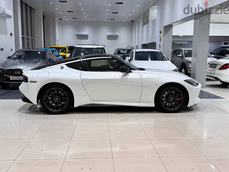 Nissan Z Coupe 2023 (White) 3