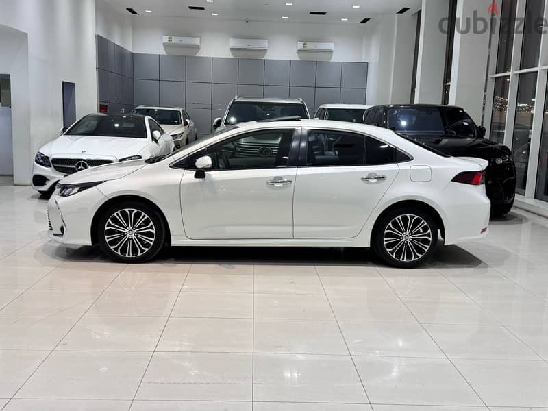 Toyota Corolla GLI 2021 White 2