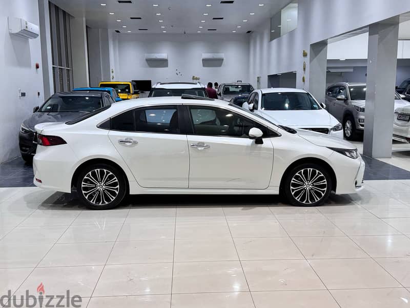 Toyota Corolla GLI 2021 White 3