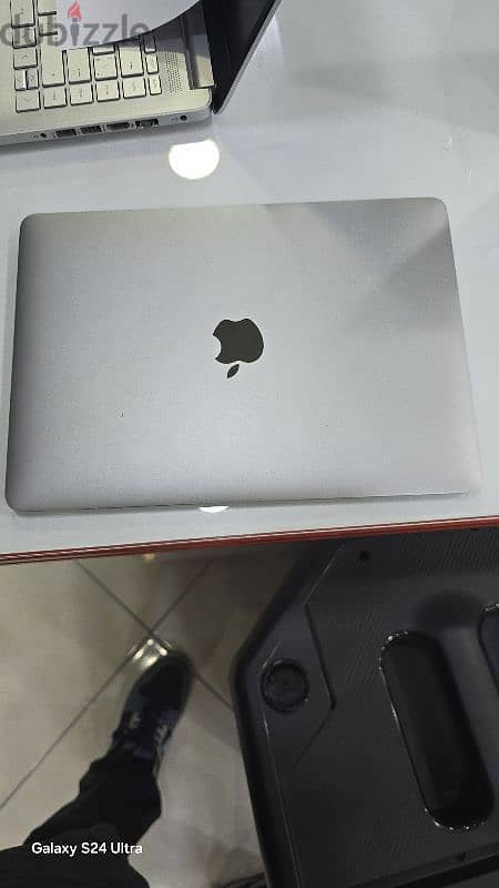 macbook air 2017 model  intel m3 1