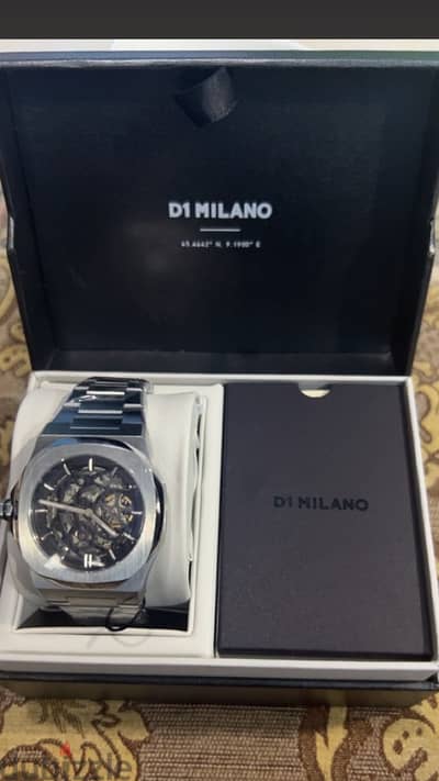 D1 Milano automatic open case