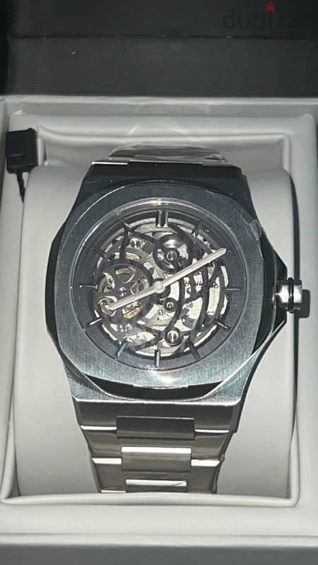 D1 Milano automatic open case 1