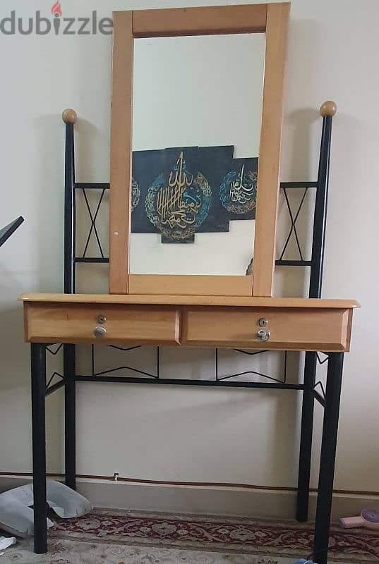 wooden dressing table 1