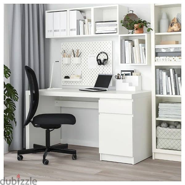 Great IKEA white study table 0