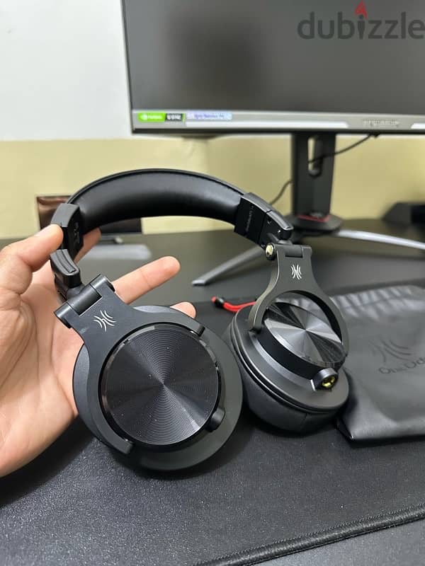 studio headset 2