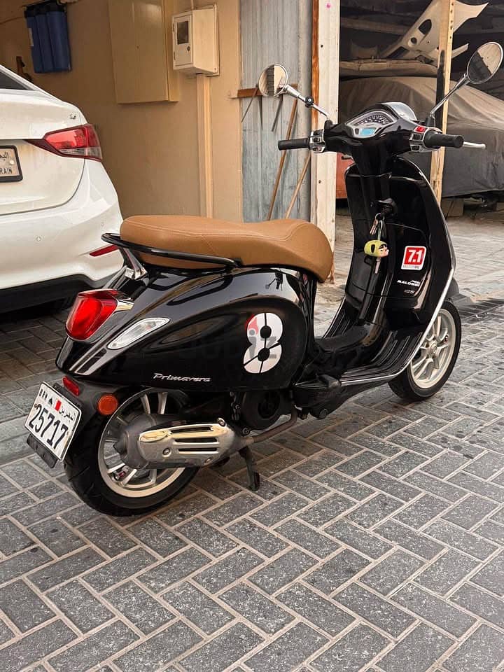 Vespa Italian brand model 2020 1