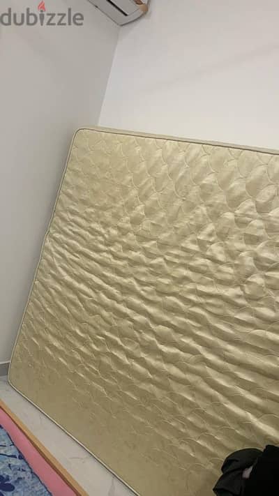 180/200 size medicated mattress in excellent condition