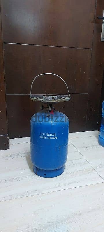 filled gas cylinder and stove  5 kg