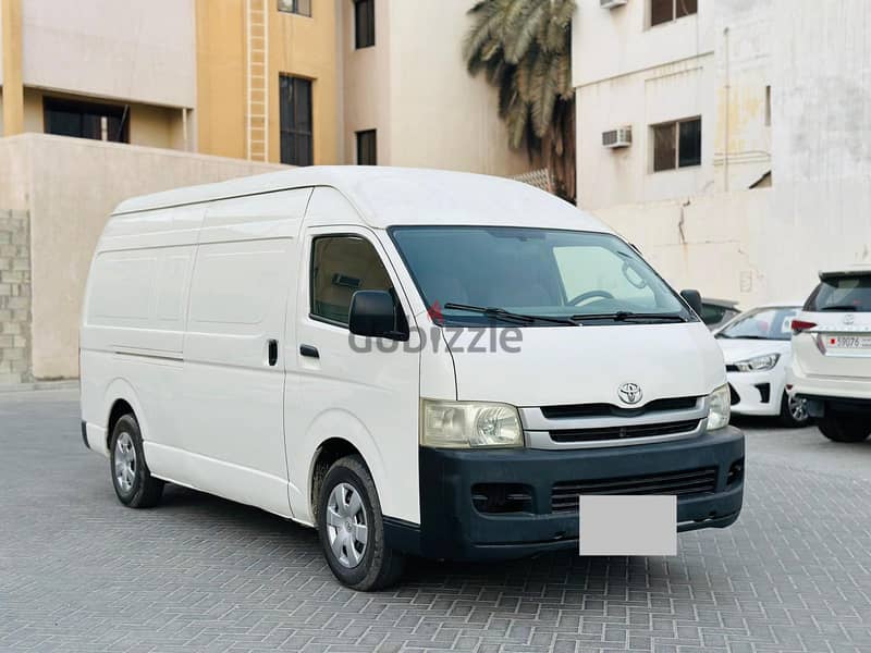 TOYOTA HIACE HIGHOOF 2010 MODEL  WELL MAINTAINED VEHICLE 1