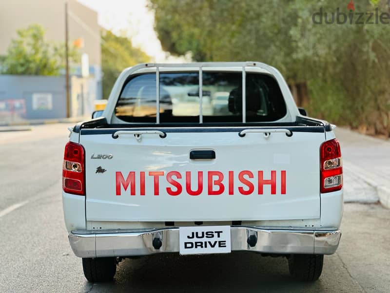 MITSBISHI L200 DOUBLE CABIN PICKUP SINGLE OWNER VEHICLE 4