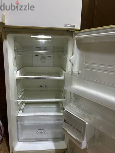 Samsung refrigerator 320 Ltr