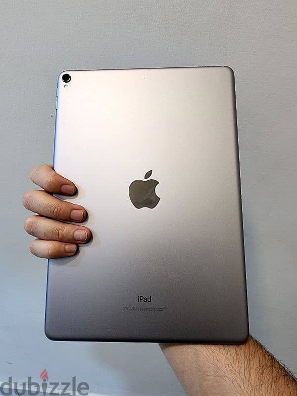 iPad Pro 10.5 – 120Hz Display - 4GB RAM - 4 Speakers 2