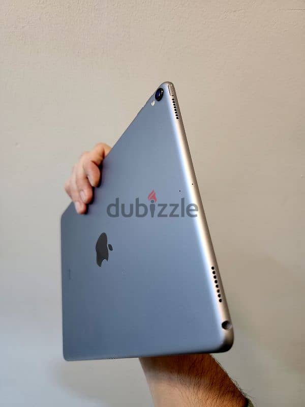 iPad Pro 10.5 – 120Hz Display - 4GB RAM - 4 Speakers 4