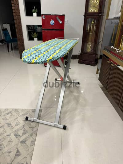 Iron stand board. Good condition only 3 bd. No delivery only self pickup