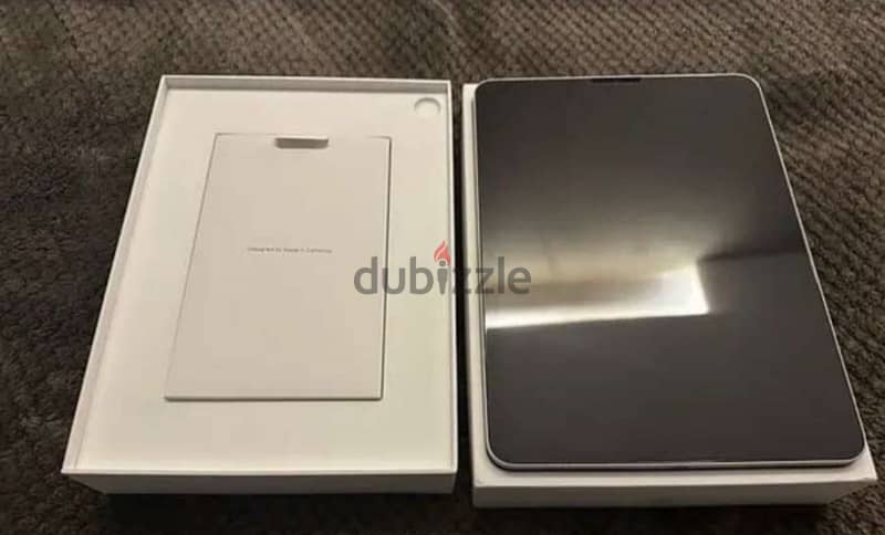 ipad air 11 inch m2 chip - woman used (clean) with box 1