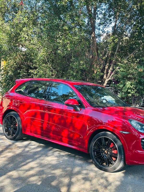 Porsche Cayenne GTS 2014 3