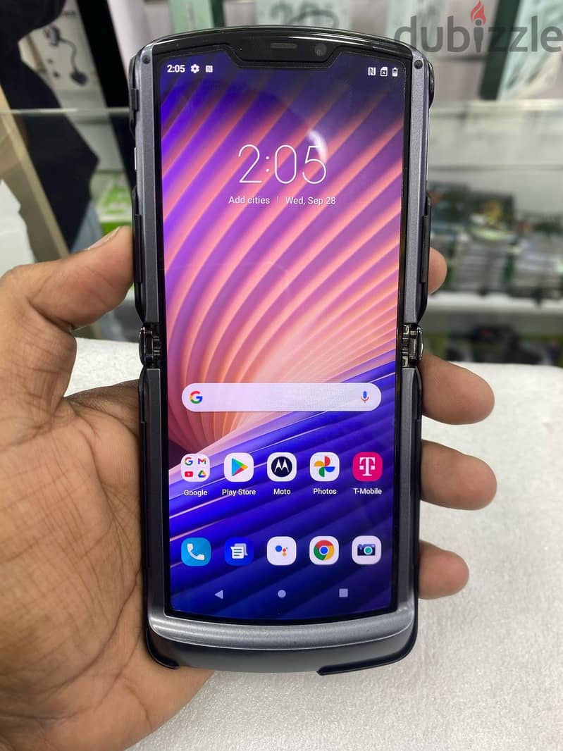 MOTOROLA RAZR 5G (256 GB) 2