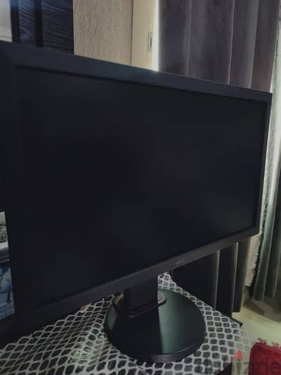 BENQ MONITOR/60HZ/24 INCH/USED/WITH BOX