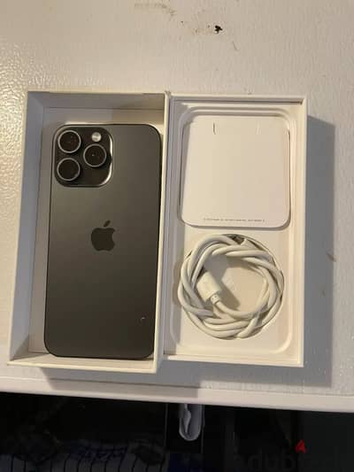 Apple iPhone 15 Pro Max - 256 GB - Black