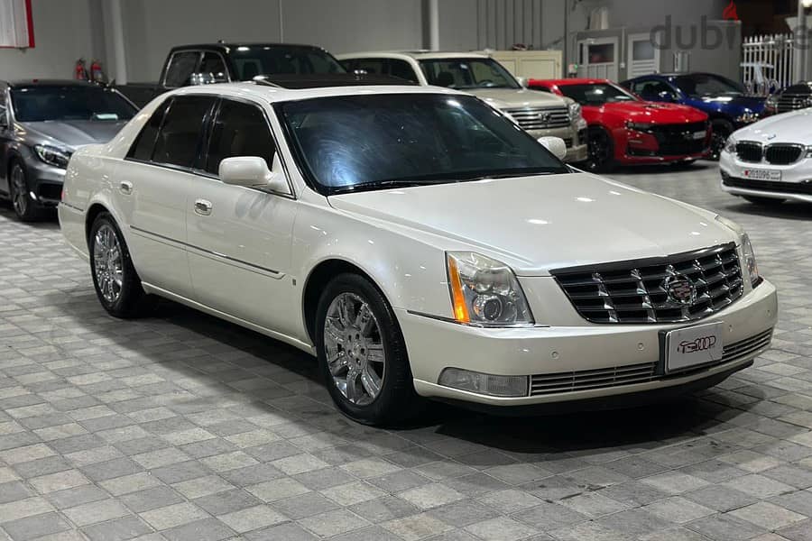 Cadillac DTS 2007 v8 2