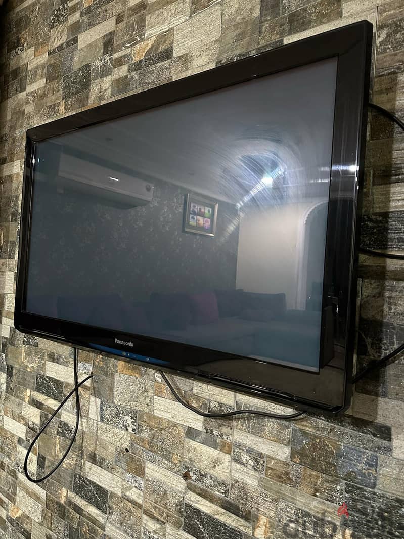 Panasonic LCD Tv 43" 2