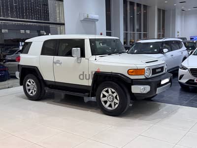 Toyota FJ Cruiser 2022 white