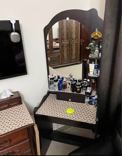 dressing table