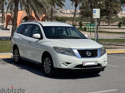 Nissan Pathfinder 2015 white