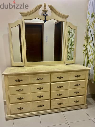 6 door cupboard & Dressing table