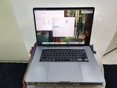 Macbook Pro 16 inches - i9 Processor - 32GB RAM - 4GB AMD Graphics