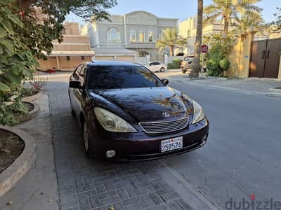 Lexus es300 2005 only 95000km second owner lady use full option