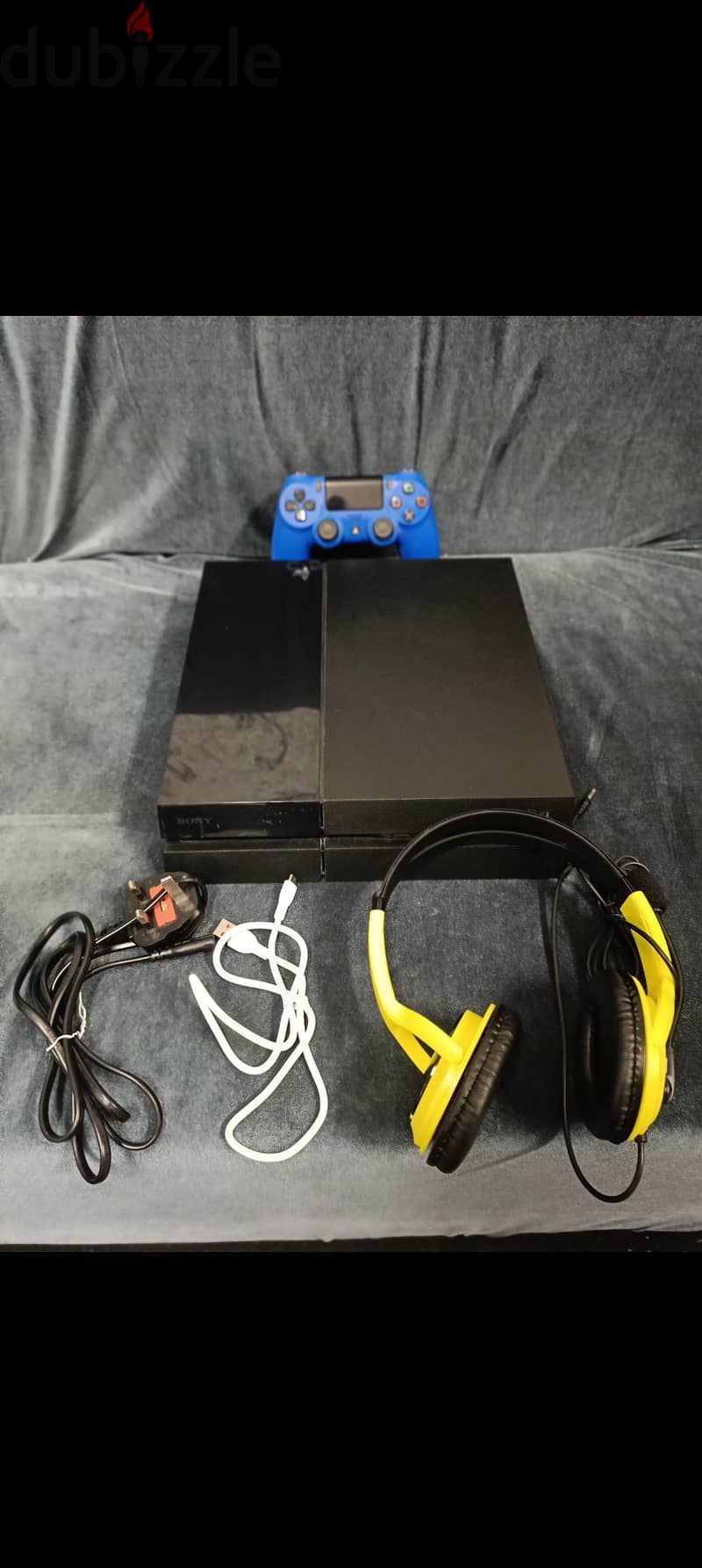 Ps4 excellent condition with all accessories للبيع بلستيشن بحالة ممتاز 1